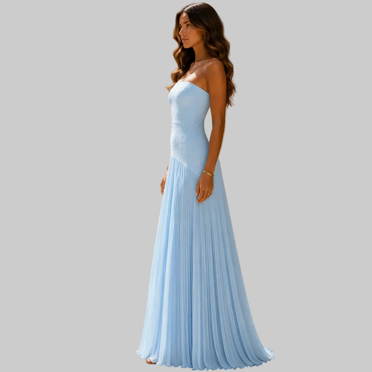 Vestido con diseño de hombros descubiertos