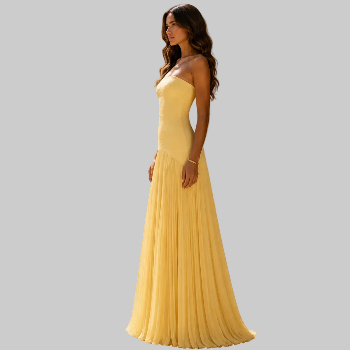 Vestido con diseño de hombros descubiertos