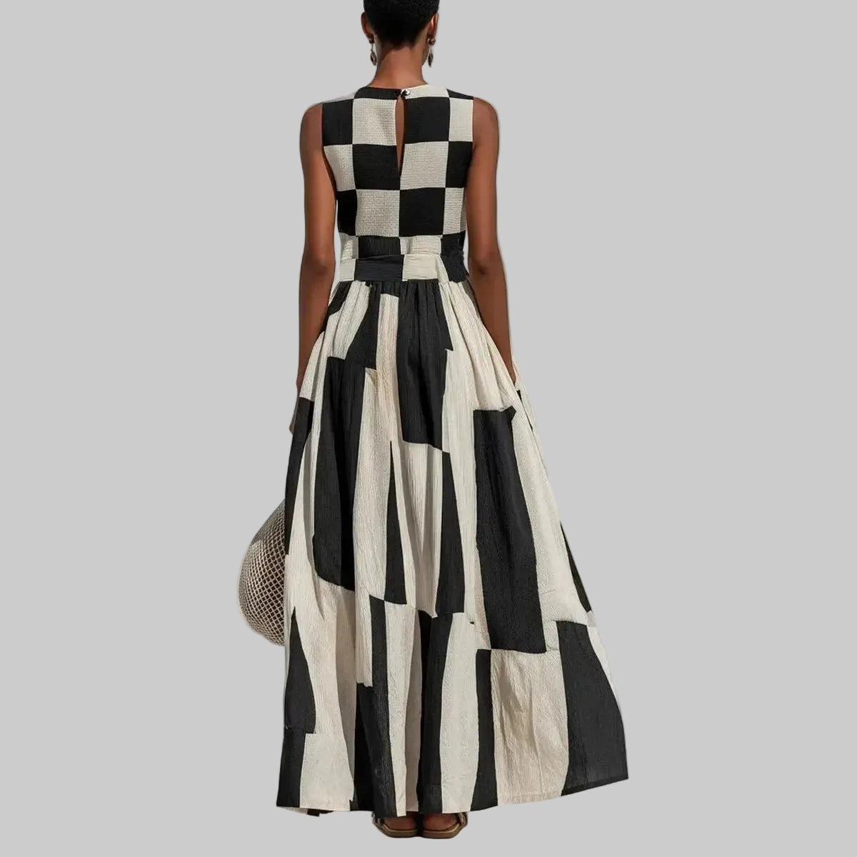 Noa Vestido Maxi Geométrico en Blanco y Negro